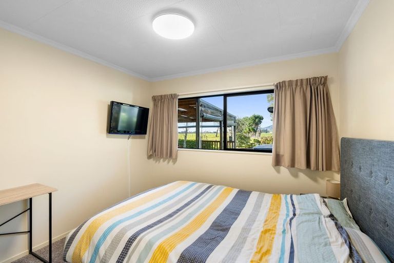 Photo of property in 249 Tararua Road, Levin, 5571