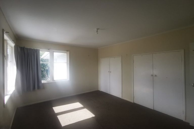 Photo of property in 3 Longburn Road, Henderson, Auckland, 0610