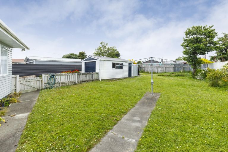 Photo of property in 26 Rhodes Drive, Kelvin Grove, Palmerston North, 4414