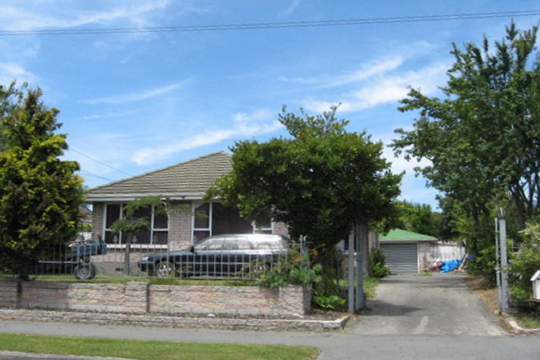 Photo of property in 64 Pembroke Street, Avondale, Christchurch, 8061