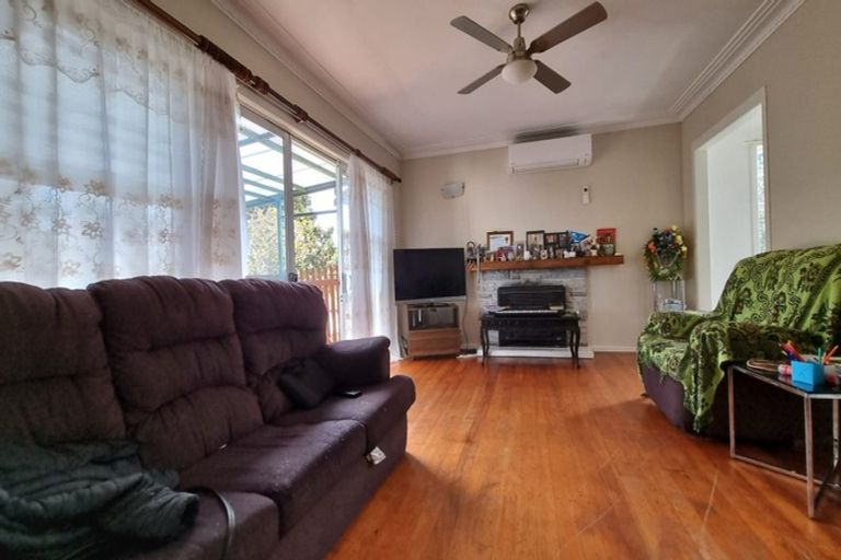 Photo of property in 19 Plumley Crescent, Mangere, Auckland, 2022