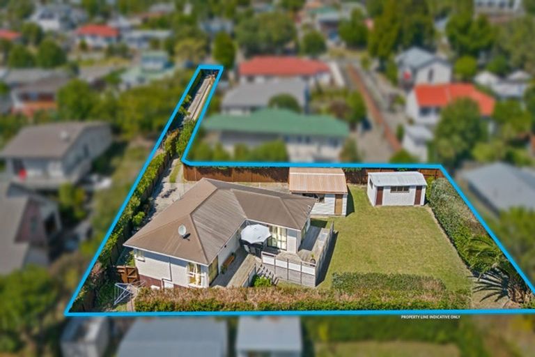 Photo of property in 114a Mcleod Road, Te Atatu South, Auckland, 0610