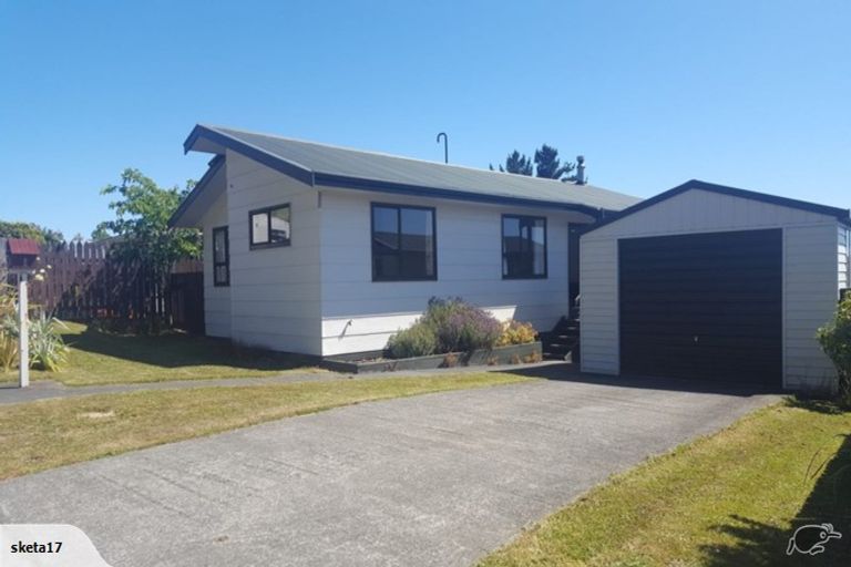 Photo of property in 8 Bobstay Lane, Whitby, Porirua, 5024