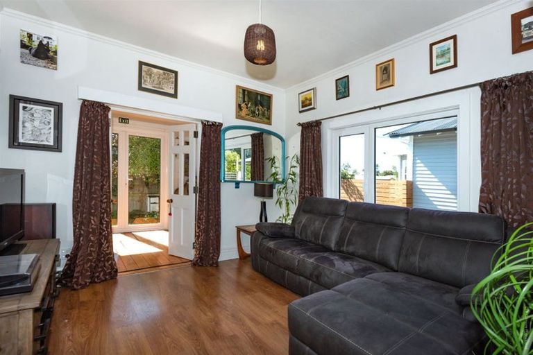 Photo of property in 91 Bowhill Road, New Brighton, Christchurch, 8083