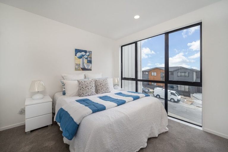 Photo of property in 5a Frontier Lane, Flat Bush, Auckland, 2019
