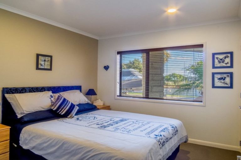 Photo of property in 2 Ohuirehe Road, Coastlands, Whakatane, 3120