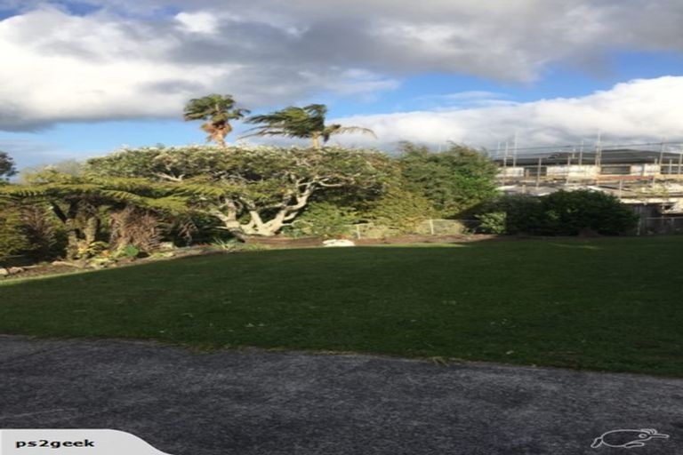 Photo of property in 62 Chivalry Road, Glenfield, Auckland, 0629