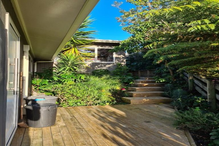 Photo of property in 106 Tukere Drive, Whangamata, 3620