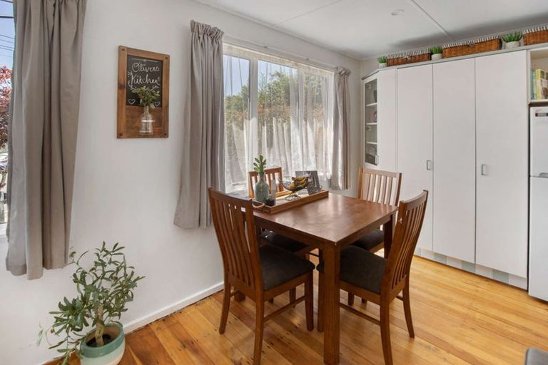 Photo of property in 27 Essex Street, Stratford, 4332