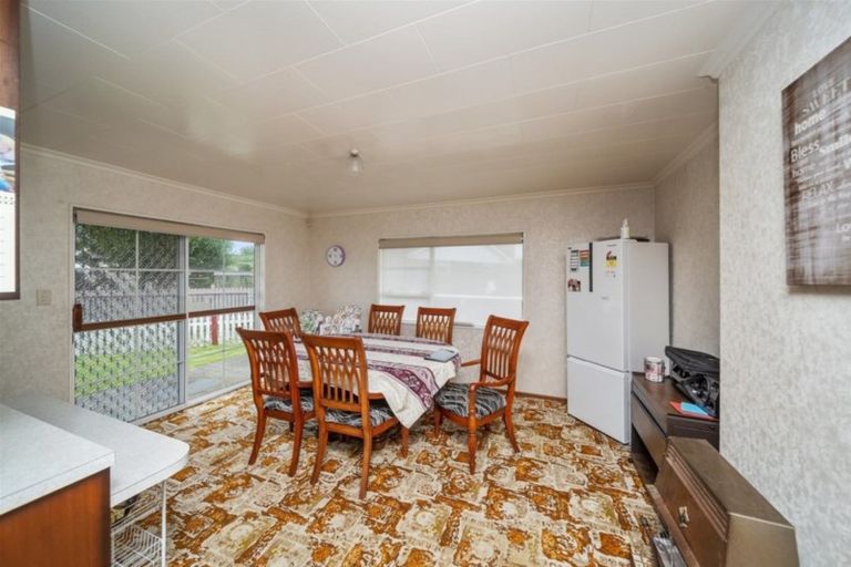 Photo of property in 27 Kowhai Street, Hawera, 4610