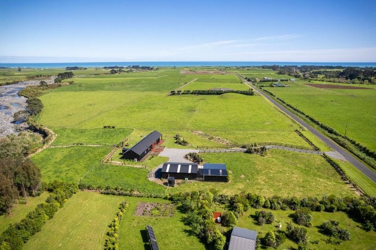 Photo of property in 31 Kaihihi Road, Okato, New Plymouth, 4381