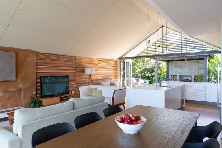 Photo of property in 26 Aotearoa Terrace, Murrays Bay, Auckland, 0630