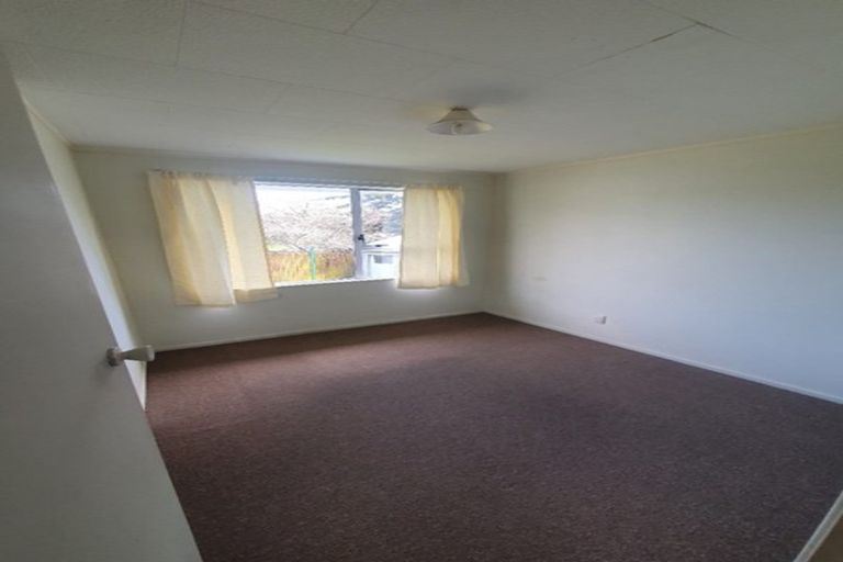 Photo of property in 4 Citril Place, Red Hill, Papakura, 2110