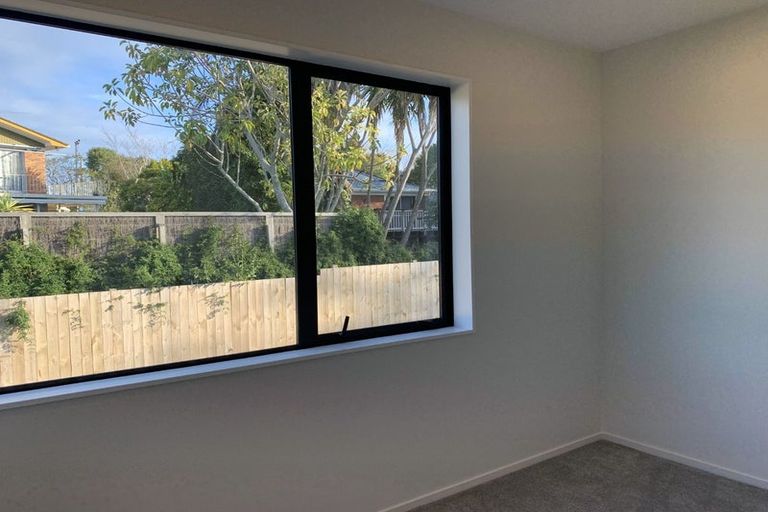 Photo of property in 17 Paina Crescent, Massey, Auckland, 0614