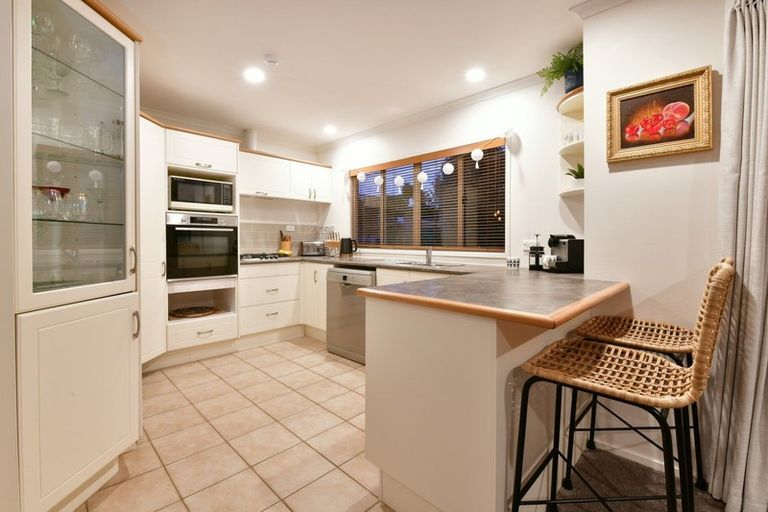Photo of property in 12 Wyn Close, Kaukapakapa, 0871