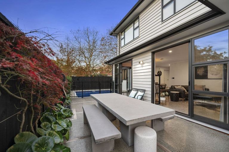 Photo of property in 104c Lake Road, Belmont, Auckland, 0622