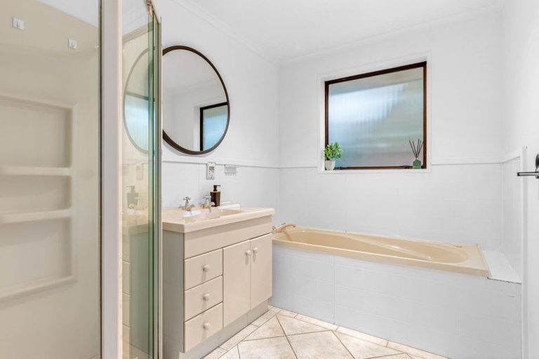 Photo of property in 50 Royal Park Drive, Parklands, Christchurch, 8083