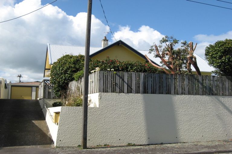Photo of property in 1 Henui Street, Strandon, New Plymouth, 4312