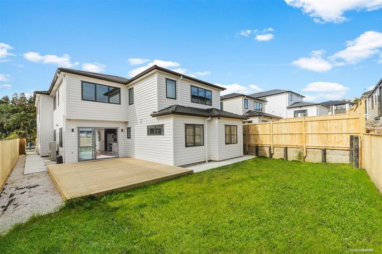 Photo of property in 40 Tannaghmore Drive, Flat Bush, Auckland, 2019