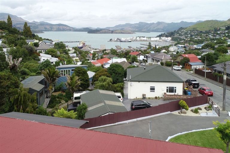 Photo of property in 82 Saint Davids Street, Lyttelton, 8082