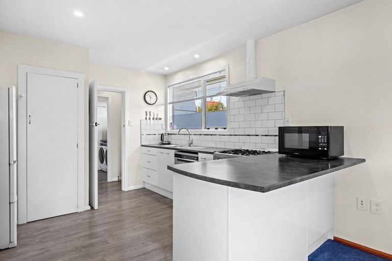 Photo of property in 15 Waratah Street, Avondale, Christchurch, 8061