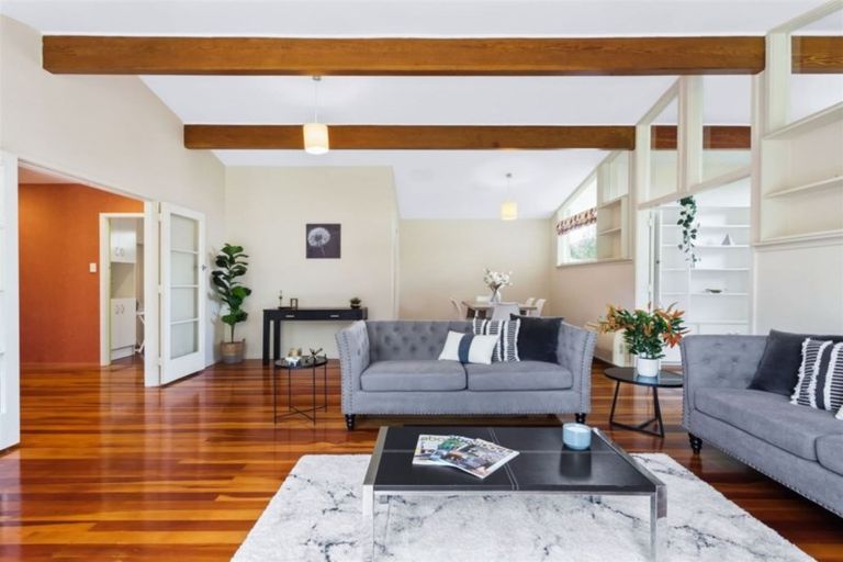 Photo of property in 11 Kingsgate Place, Burnside, Christchurch, 8053