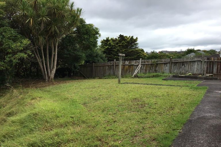Photo of property in 4/52 Tudor Road, Henderson, Auckland, 0610