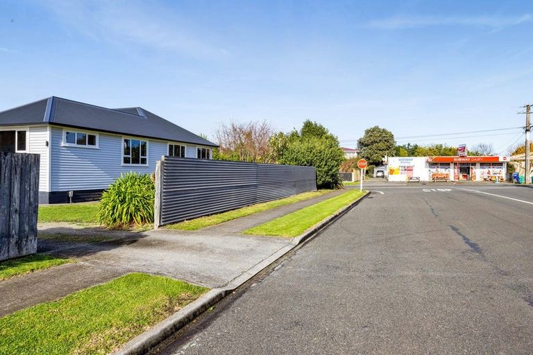 Photo of property in 178 South Road, Hawera, 4610