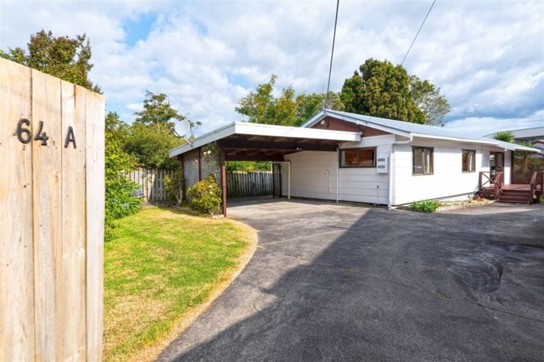 Photo of property in 1/64 Waimumu Road, Massey, Auckland, 0614