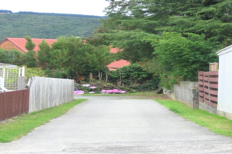 Photo of property in 77 Hillside Drive, Maoribank, Upper Hutt, 5018