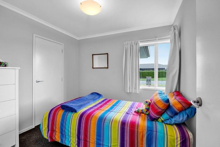 Photo of property in 8 Montague Grove, Stratford, 4332