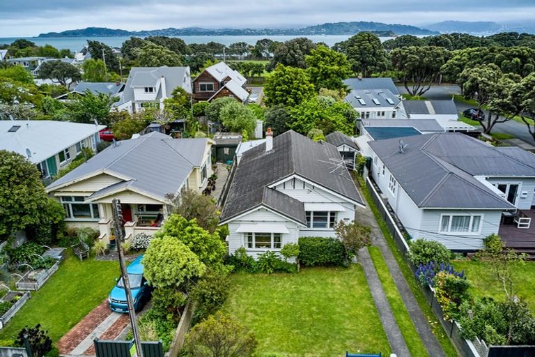 Photo of property in 246 Muritai Road, Eastbourne, Lower Hutt, 5013