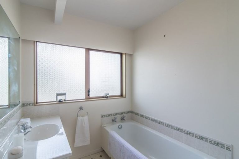 Photo of property in 22 Sunshine Avenue, Paraparaumu, 5032