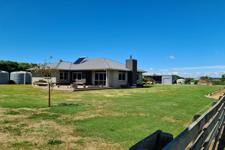 Photo of property in 11 Adelaide Road, Dannevirke, 4978