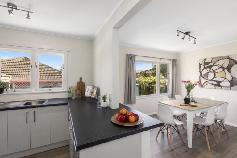 Photo of property in 28 Lowry Crescent, Stokes Valley, Lower Hutt, 5019