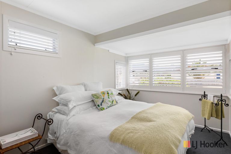 Photo of property in 1 Queen Street, Waihi Beach, 3611