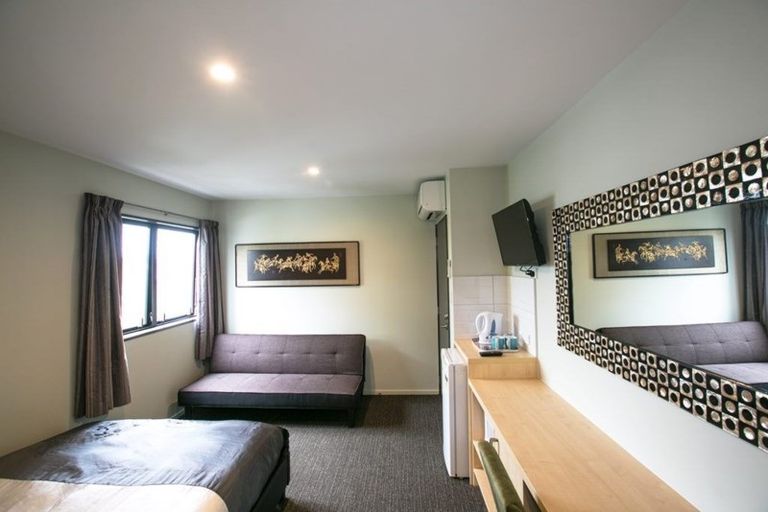 Photo of property in 5 Wharenui Road, Upper Riccarton, Christchurch, 8041