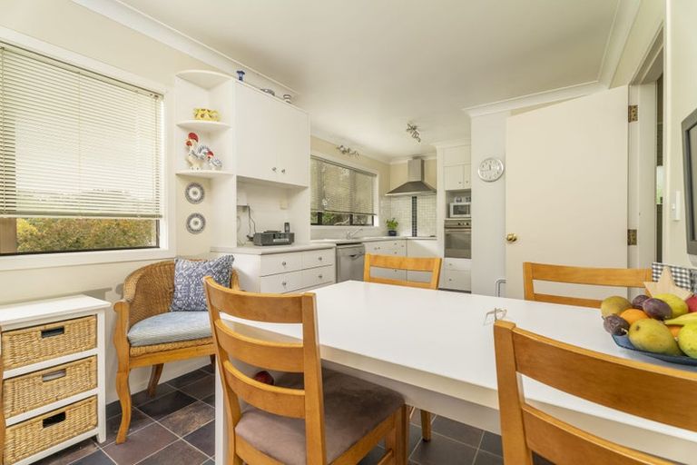 Photo of property in 6 Burbank Crescent, Churton Park, Wellington, 6037