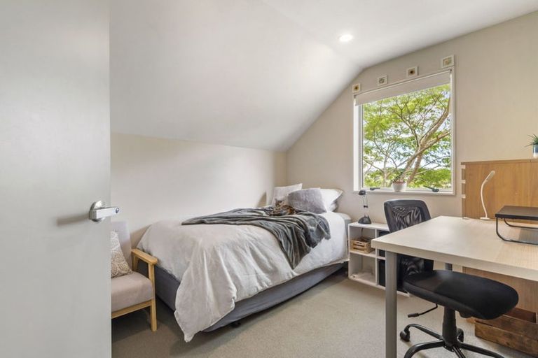 Photo of property in 17 Nimstedt Avenue, Oteha, Auckland, 0632