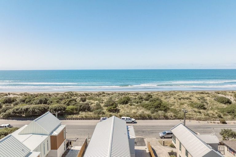 Photo of property in 4/50 Marine Parade, North New Brighton, Christchurch, 8083
