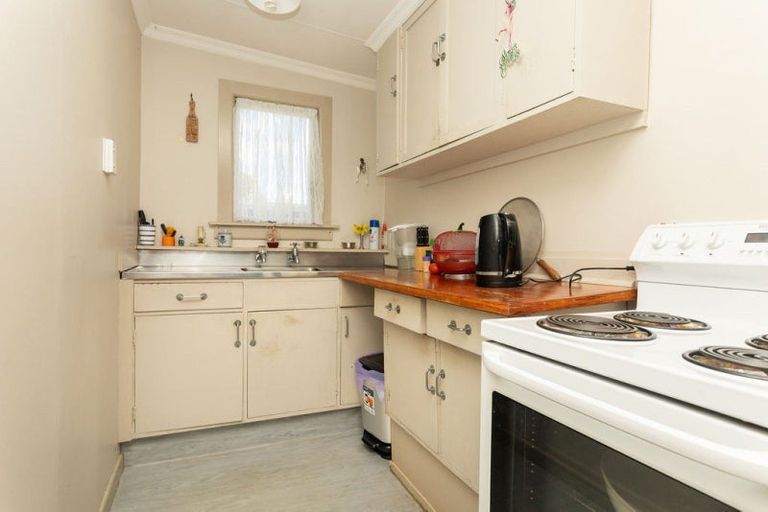 Photo of property in 18 Mccallum Street, Dannevirke, 4930