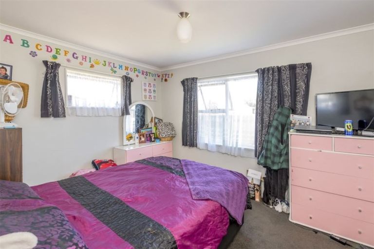 Photo of property in 35 Solway Street, Levin, 5510