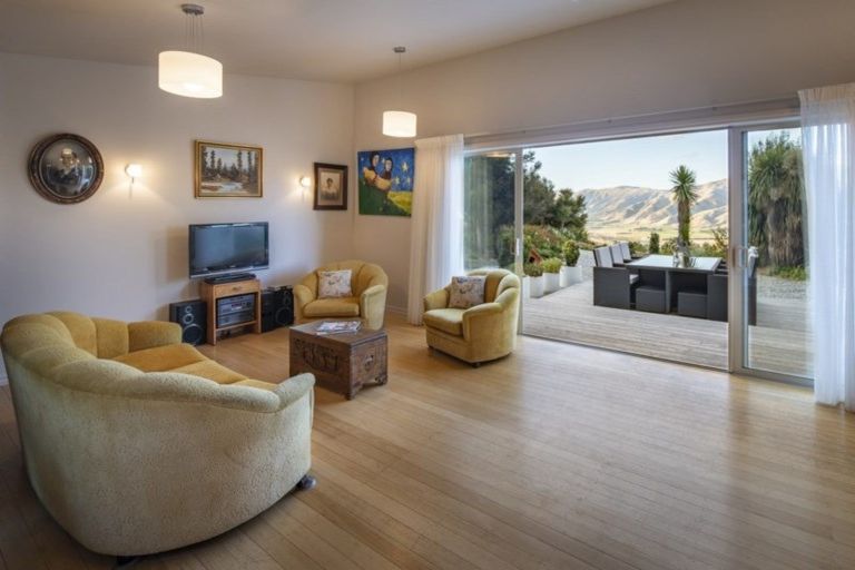 Photo of property in 71 Westreca Ridge Lane, Queensberry, Cromwell, 9383