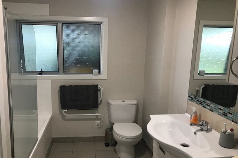 Photo of property in 127a Manuka Road, Bayview, Auckland, 0629