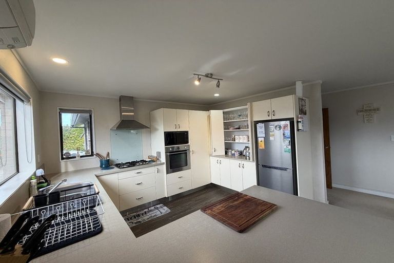 Photo of property in 61 Karina Road, Merrilands, New Plymouth, 4312