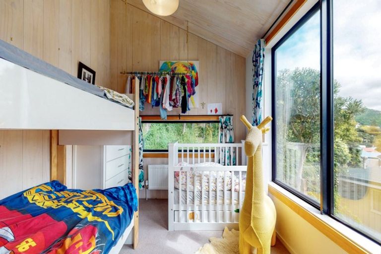 Photo of property in 4 Milne Terrace, Island Bay, Wellington, 6023