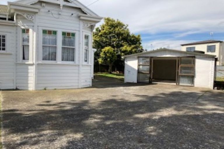 Photo of property in 123 Russell Road, Manurewa, Auckland, 2102