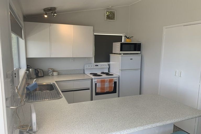 Photo of property in 14b Kahu Road, Paremata, Porirua, 5024