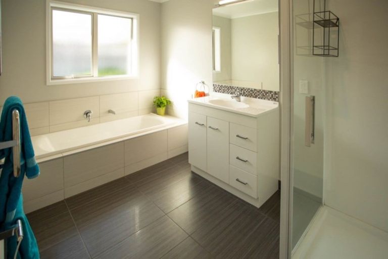 Photo of property in 8 Taranui Way, Paraparaumu Beach, Paraparaumu, 5032