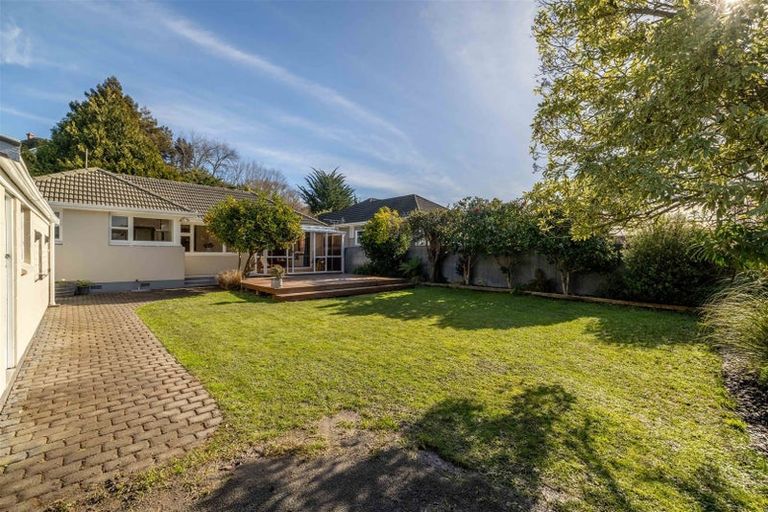 Photo of property in 9 Centaurus Road, Cashmere, Christchurch, 8022